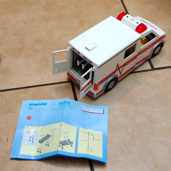 PLAYMOBIL * RESCUE AMBULANCE * NEARLY COMPLETE * SIRENS * LIGHTS 🚑 - Picture 11 of 14
